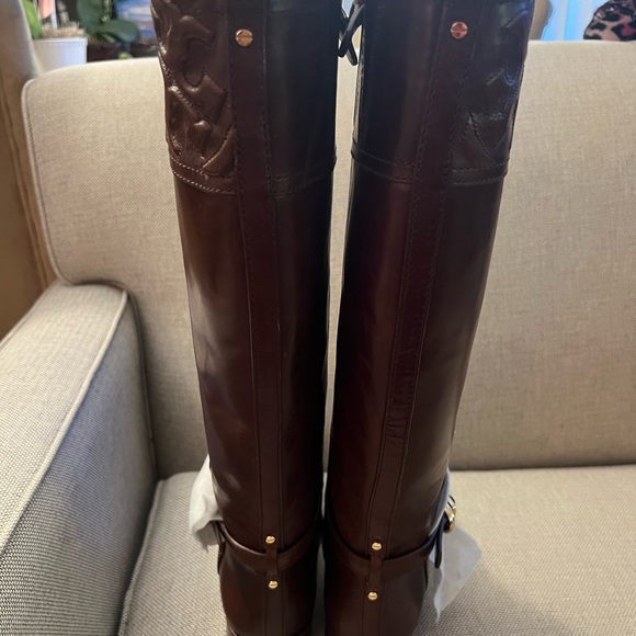 Tory Burch tall boots . Brand new never been worn - Picture 4 of 4